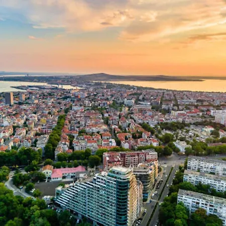 Sunny Bay Apartamento Pomorie