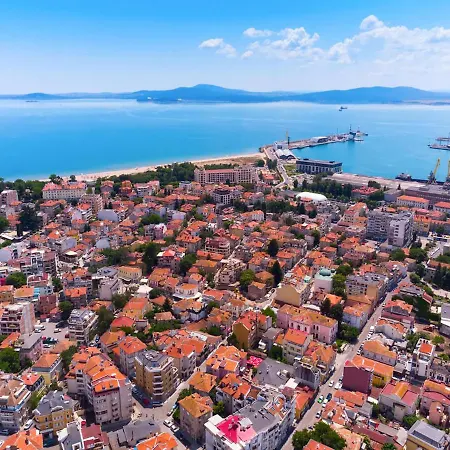Sunny Bay Апартаменти Поморіє